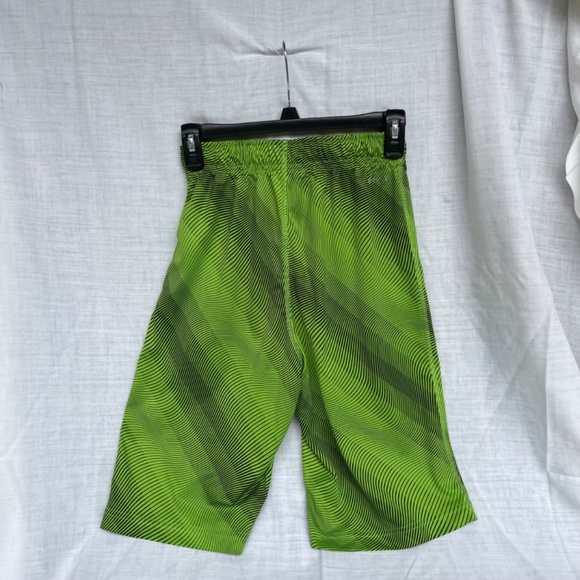 Nike Dri Fit Large Green Athletic Boys Youth Basketball Shorts. Large - Picture 6 of 6
